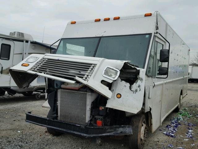 4UZAAPBW37CY90316 - 2007 FREIGHTLINER CHASSIS M WHITE photo 2