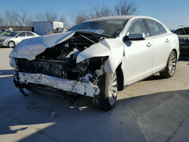 1LNHL9FT5BG614001 - 2011 LINCOLN MKS WHITE photo 2