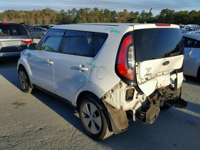 KNDJN2A27F7130956 - 2015 KIA SOUL WHITE photo 3