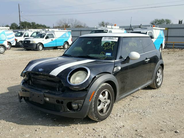 WMWMF33509TW75204 - 2009 MINI COOPER BLACK photo 2