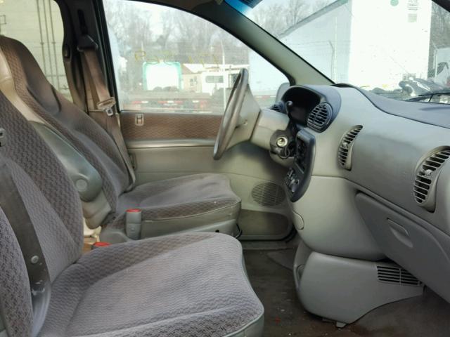 1C4GJ44G4YB764802 - 2000 CHRYSLER GRAND VOYA GREEN photo 5