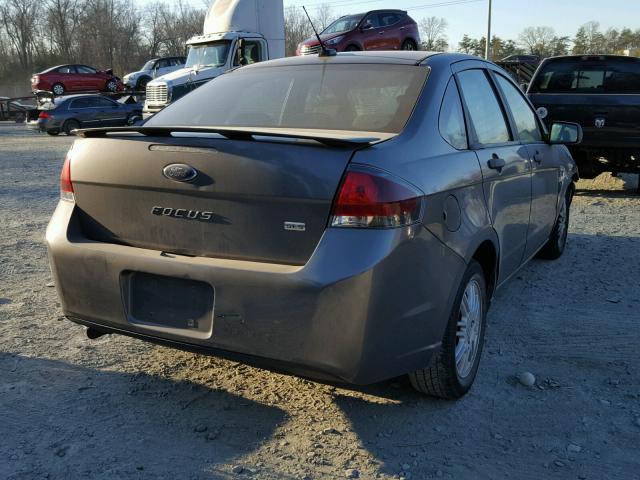 1FAHP3FN4AW163998 - 2010 FORD FOCUS SE GRAY photo 4