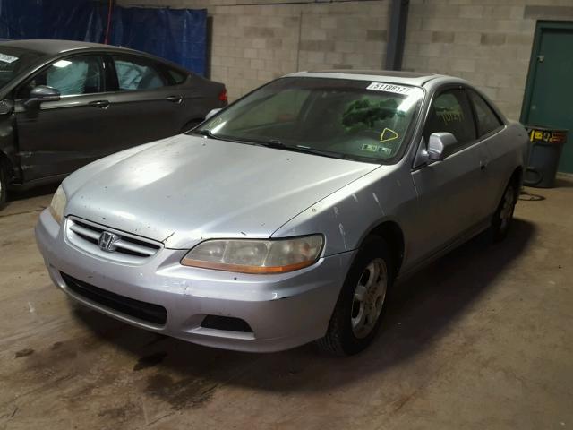 1HGCG32782A029975 - 2002 HONDA ACCORD EX SILVER photo 2