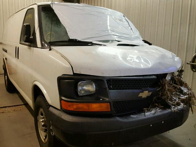 1GCWGFCA9B1108918 - 2011 CHEVROLET EXPRESS G2 WHITE photo 1