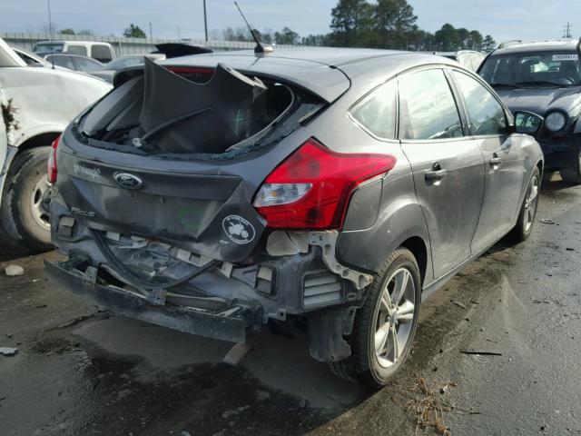 1FAHP3K27CL352192 - 2012 FORD FOCUS SE GRAY photo 4