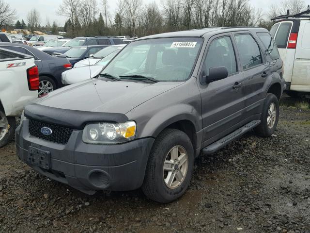 1FMYU92Z85KD14932 - 2005 FORD ESCAPE XLS GRAY photo 2