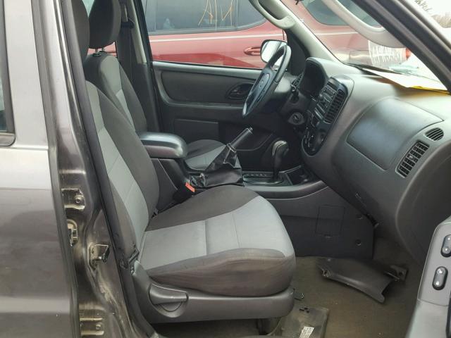 1FMYU92Z85KD14932 - 2005 FORD ESCAPE XLS GRAY photo 5