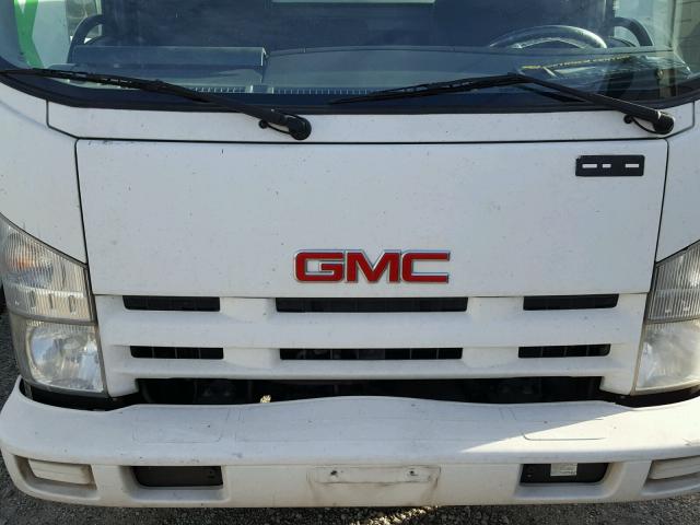 J8DC4W16797000572 - 2009 GMC W4500 W450 WHITE photo 7