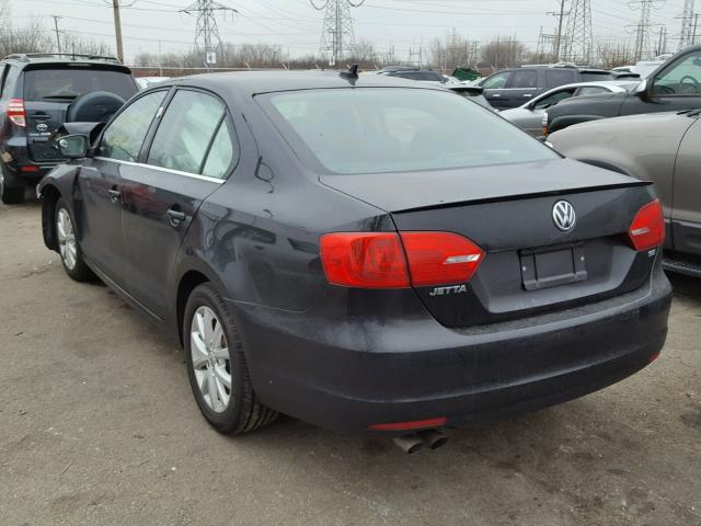 3VWD07AJ2EM373169 - 2014 VOLKSWAGEN JETTA SE BLACK photo 3