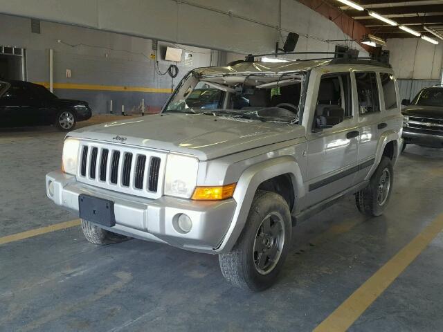 1J8HG48NX6C158304 - 2006 JEEP COMMANDER Gümüş foto 2