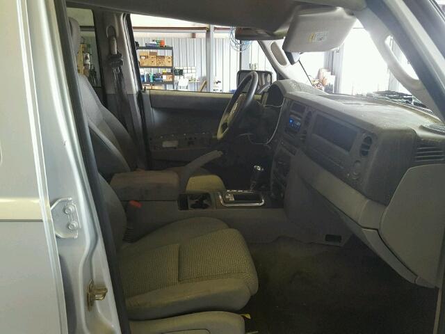 1J8HG48NX6C158304 - 2006 JEEP COMMANDER Gümüş foto 5