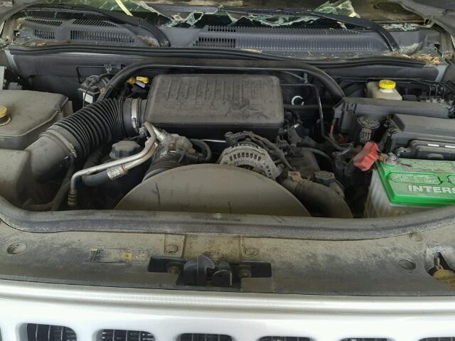 1J8HG48NX6C158304 - 2006 JEEP COMMANDER Gümüş foto 7