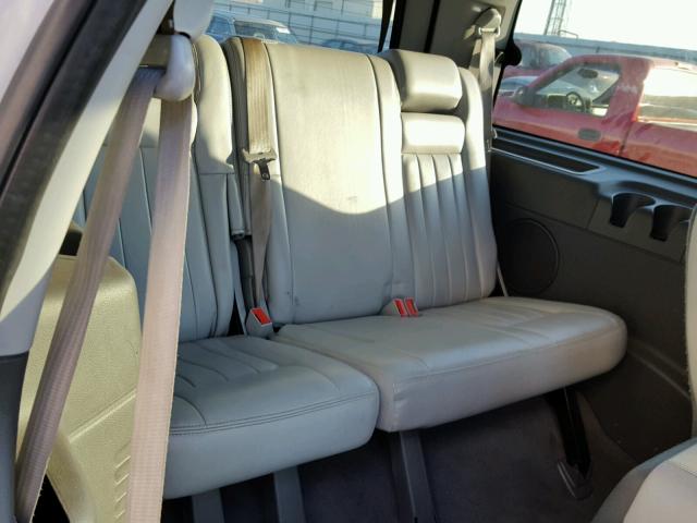 5LMFU27R34LJ31239 - 2004 LINCOLN NAVIGATOR Srebrny zdjęcie 9