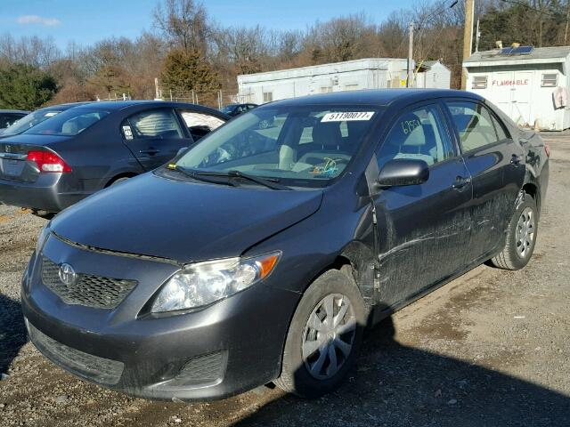 2T1BU4EE9AC285037 - 2010 TOYOTA COROLLA BA GRAY photo 2