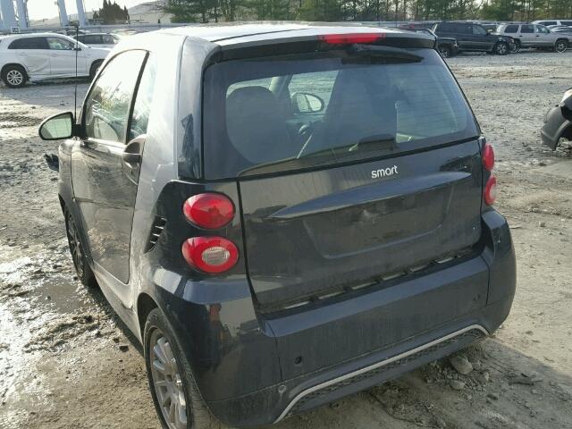 WMEEJ3BA0DK585944 - 2013 SMART FORTWO PUR TWO TONE photo 3