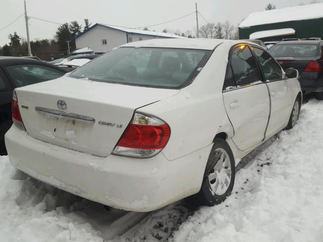 4T1BE32K05U430696 - 2005 TOYOTA CAMRY LE WHITE photo 4