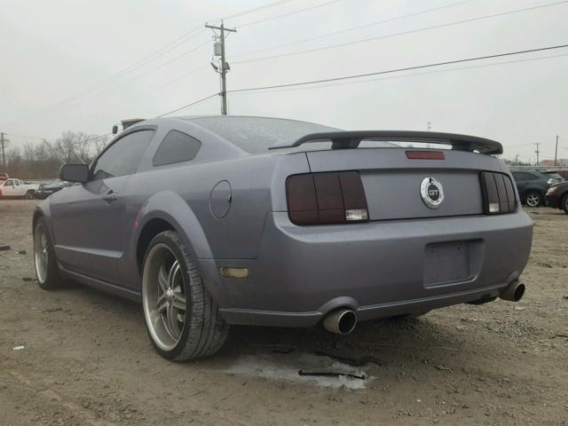 1ZVFT82H465210399 - 2006 FORD MUSTANG GT GRAY photo 3