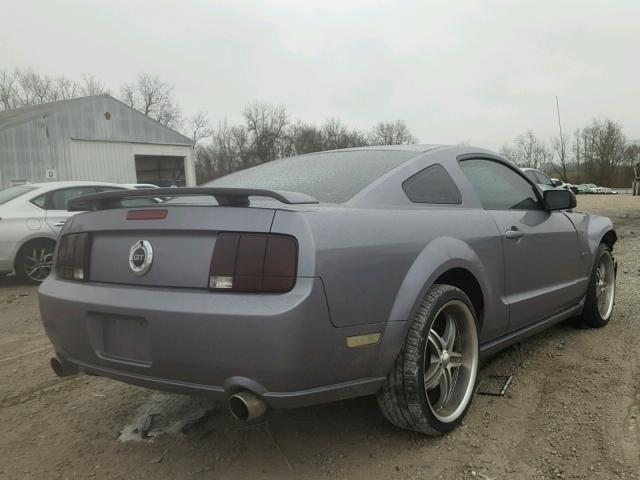 1ZVFT82H465210399 - 2006 FORD MUSTANG GT GRAY photo 4