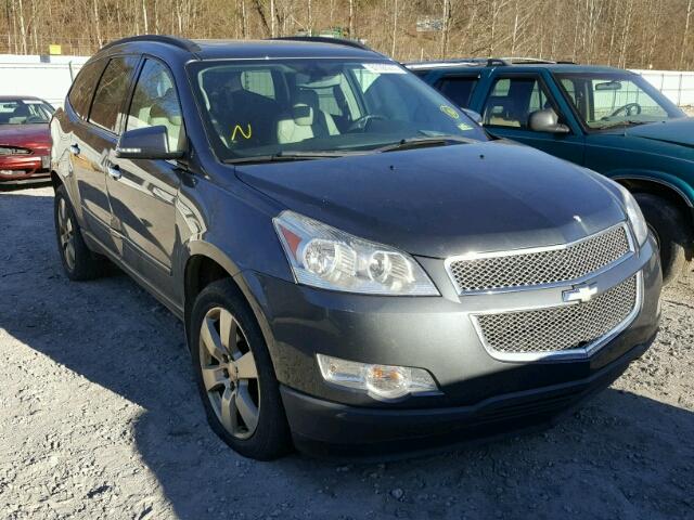 1GNKRLED8BJ383668 - 2011 CHEVROLET TRAVERSE L GRAY photo 1