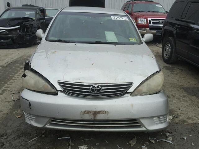 4T1BE32K35U521705 - 2005 TOYOTA CAMRY LE SILVER photo 9