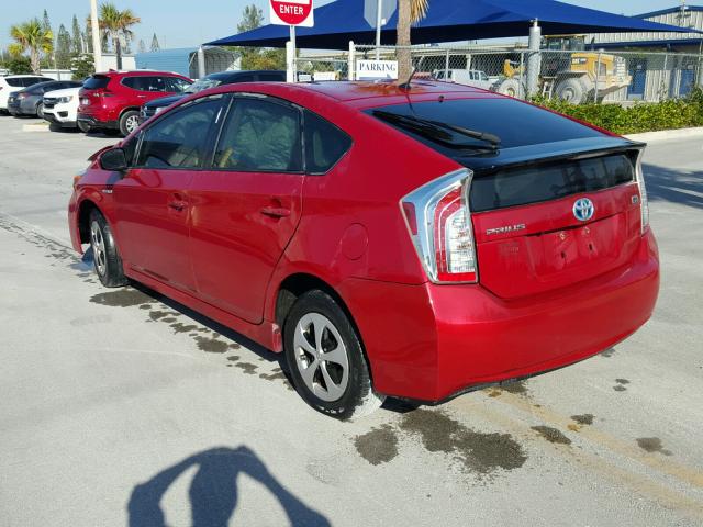 JTDKN3DU0F0448546 - 2015 TOYOTA PRIUS RED photo 3