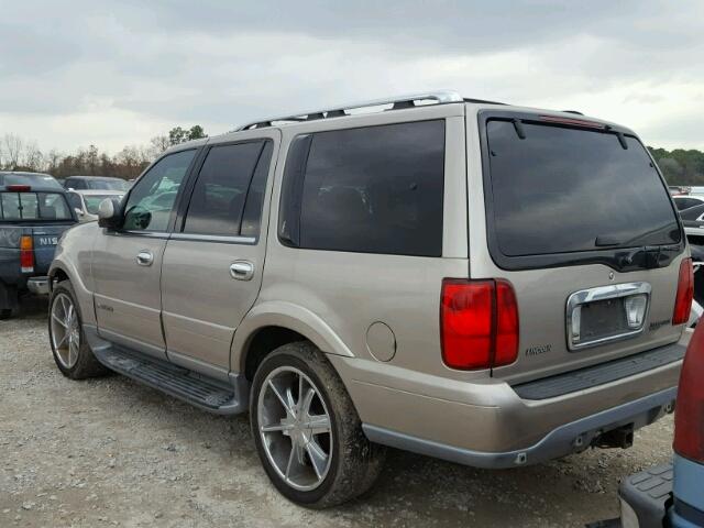 5LMFU28A2YLJ26466 - 2000 LINCOLN NAVIGATOR GOLD photo 3
