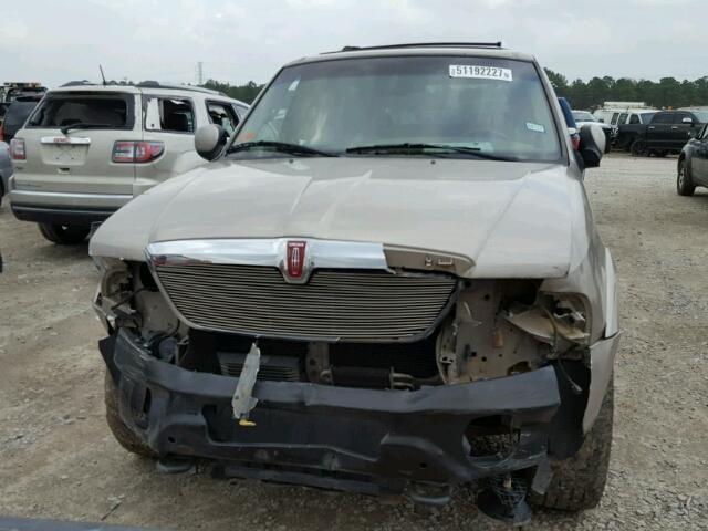 5LMFU28A2YLJ26466 - 2000 LINCOLN NAVIGATOR GOLD photo 7