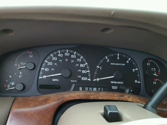 5LMFU28A2YLJ26466 - 2000 LINCOLN NAVIGATOR GOLD photo 8