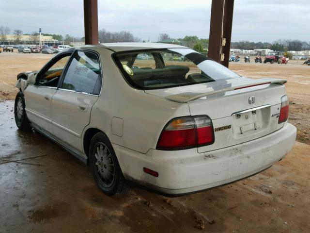 1HGCD5652TA053882 - 1996 HONDA ACCORD EX WHITE photo 3