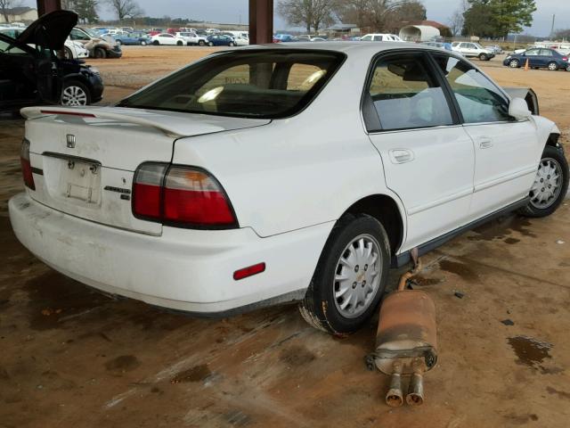 1HGCD5652TA053882 - 1996 HONDA ACCORD EX WHITE photo 4