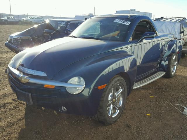 1GCES14HX5B118817 - 2005 CHEVROLET SSR BLUE photo 2