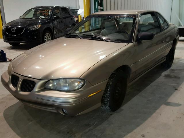 1G2NE12T0WC712637 - 1998 PONTIAC GRAND AM S BEIGE photo 2