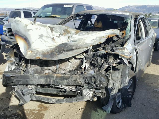 4T1BF1FK3HU314960 - 2017 TOYOTA CAMRY LE ვერცხლისფერი ფოტო 2