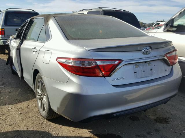 4T1BF1FK3HU314960 - 2017 TOYOTA CAMRY LE SILVER photo 3
