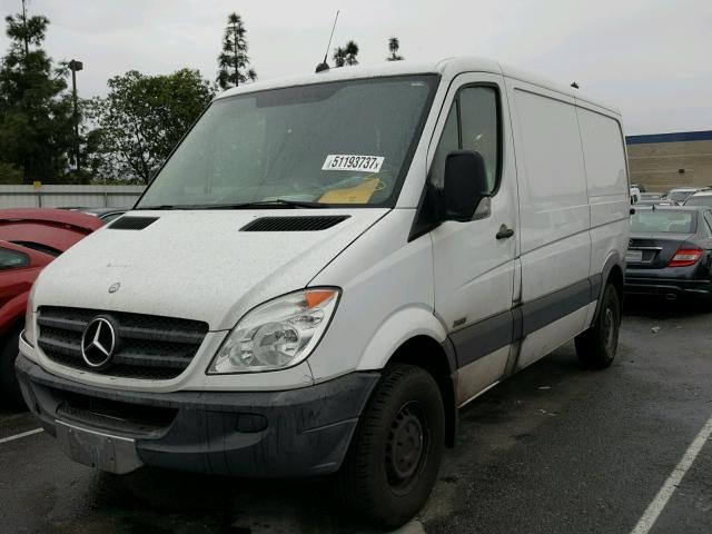 WD3PE7CC0D5765971 - 2013 MERCEDES-BENZ SPRINTER 2 WHITE photo 2