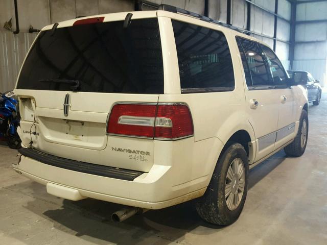 5LMFU28568LJ00424 - 2008 LINCOLN NAVIGATOR WHITE photo 4