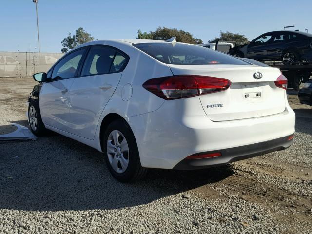 3KPFK4A77HE036827 - 2017 KIA FORTE LX WHITE photo 3