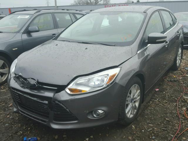 1FAHP3H28CL232991 - 2012 FORD FOCUS SEL GRAY photo 2