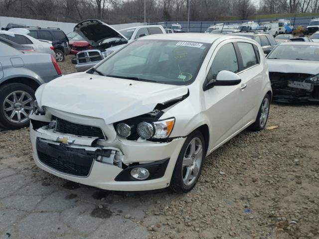 1G1JE6SB2F4184519 - 2015 CHEVROLET SONIC LTZ WHITE photo 2