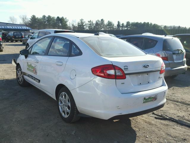 3FADP4BJ5DM213917 - 2013 FORD FIESTA SE WHITE photo 3