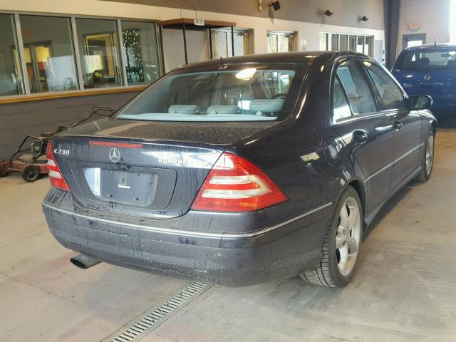 WDBRF40J35F604618 - 2005 MERCEDES-BENZ C 230K SPO BLUE photo 4