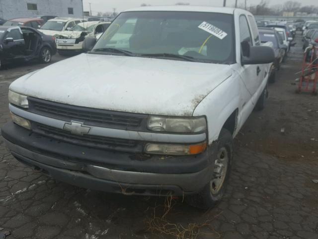 1GCEK19T8YE405492 - 2000 CHEVROLET SILVERADO WHITE photo 2