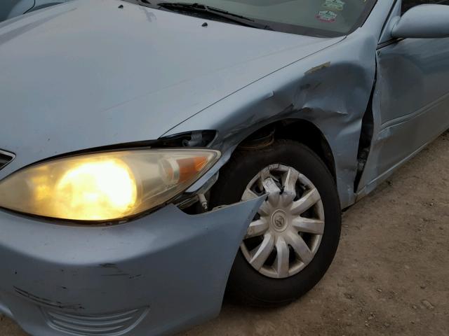 4T1BE32K45U968138 - 2005 TOYOTA CAMRY LE BLUE photo 9