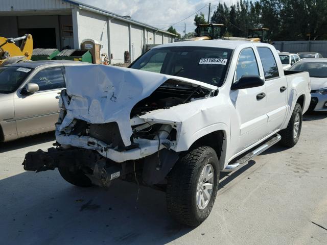 1Z7HT28K96S586940 - 2006 MITSUBISHI RAIDER LS WHITE photo 2