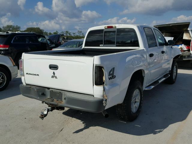 1Z7HT28K96S586940 - 2006 MITSUBISHI RAIDER LS WHITE photo 4