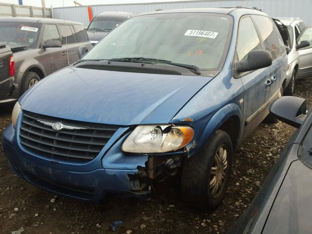 1C4GP45R15B270293 - 2005 CHRYSLER TOWN & COU BLUE photo 2