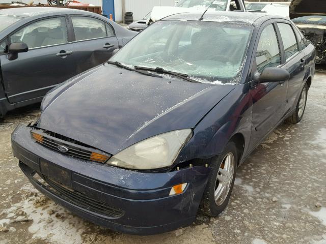 1FAFP34373W202885 - 2003 FORD FOCUS SE C BLUE photo 2