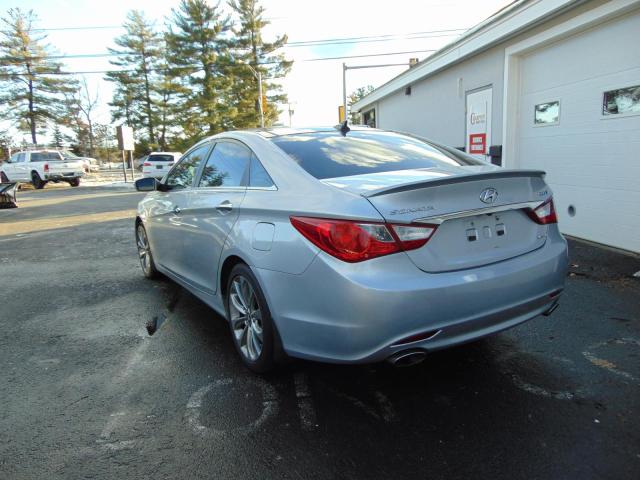 5NPEC4AB6CH392719 - 2012 HYUNDAI SONATA SE SILVER photo 4