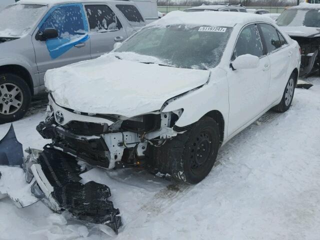 4T4BF3EK6AR042476 - 2010 TOYOTA CAMRY BASE WHITE photo 2