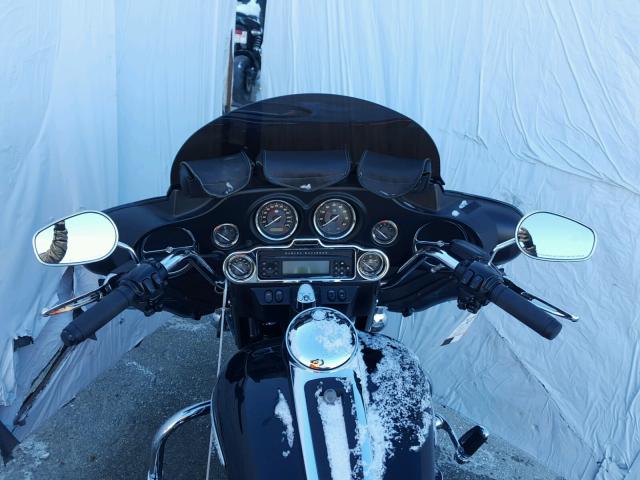 1HD1KEM12AB665324 - 2010 HARLEY-DAVIDSON FLHTK BLACK photo 5